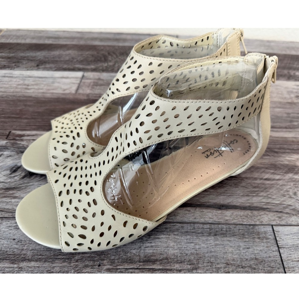 Clarks‎ Collection Perforated Wedge Sandals Abigail Ruby Ivory Leather 8.5W